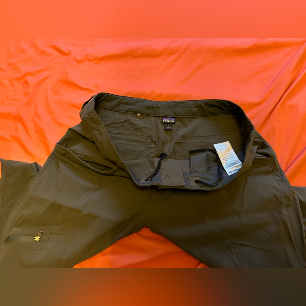 Patagonia women’s outdoor pants like new size 14